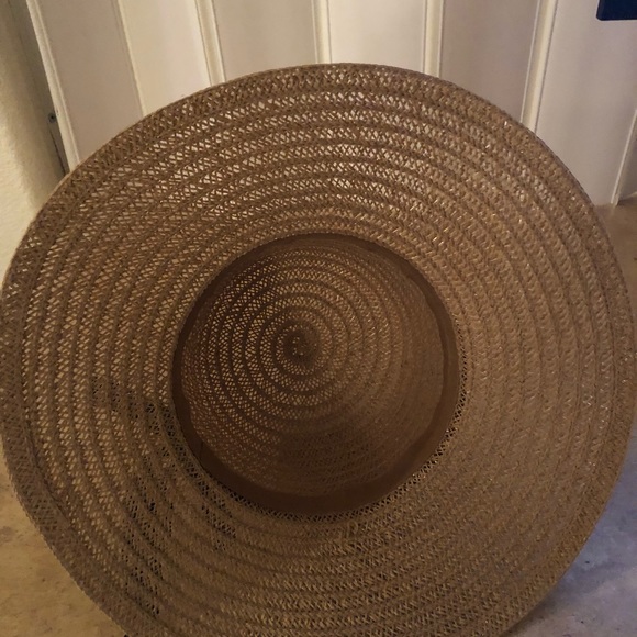 Woman’s pool hat - Picture 3 of 3